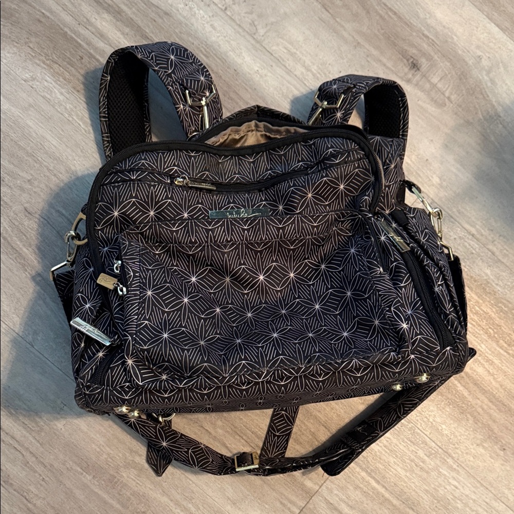 Ju-Ju-Be Black and White Patterned Baby Bag